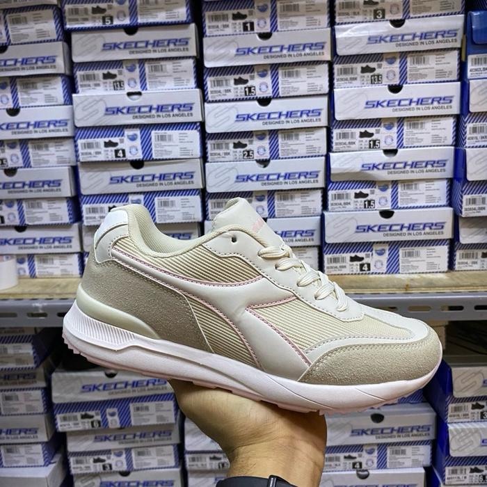 Sepatu Diadora original wanita /Diadora Navis womens Sneakers Shoes-Beige