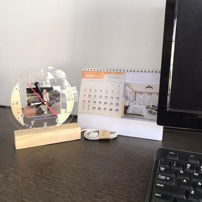 > Hampers Jam Acrylic Kado Ulang Tahun Cewek Giftbox Custom Foto Murah Hadiah Anniversary Ultah Paca