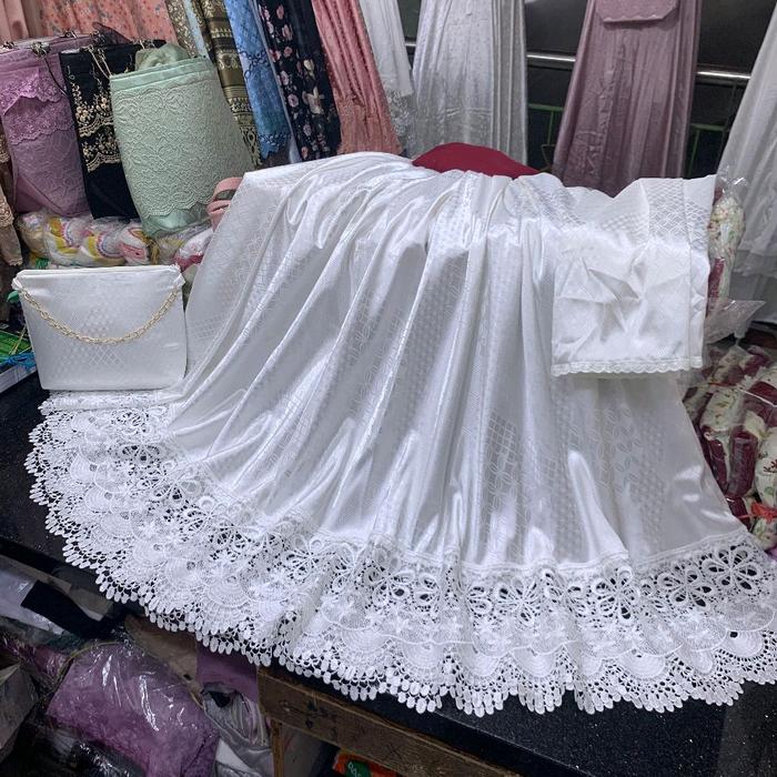 BAHAN ARMANI SILK EMBOS  RENDA PRADA  TAS RANTAI  RESLETING DAGU  JUMBOOO