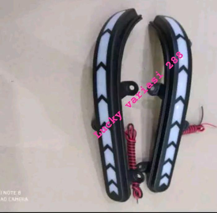 Lampu Cover Spion Lampu Sein Sen Spion Running Model Panah Toyota Innova 2004-2015(Untuk Innova 20