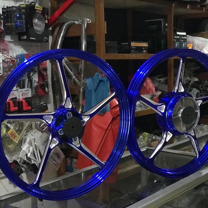 Velg vnd ak55 r17 biru mx king
