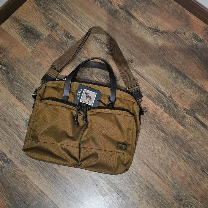 Filson dryden briefcase Tan khaki colour