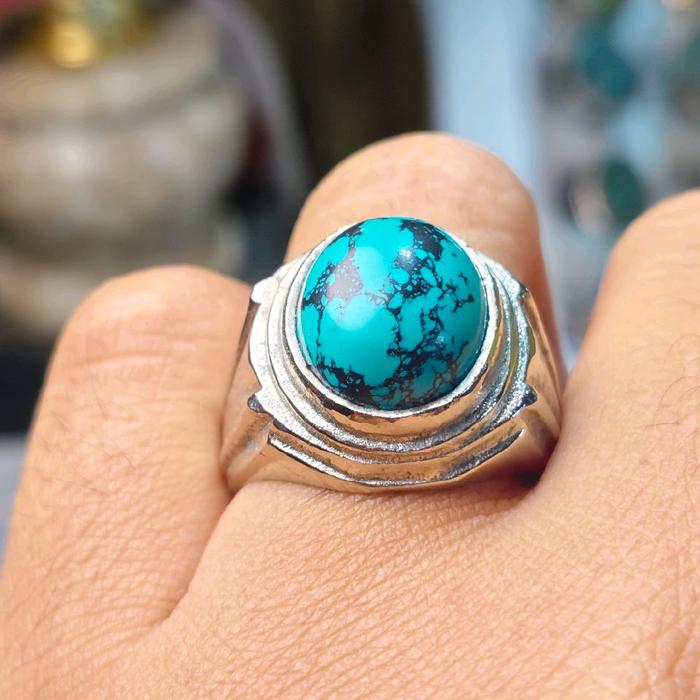 Hiasan cincin batu virus nevada