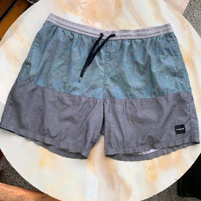 Short Pants Hurley Preloved