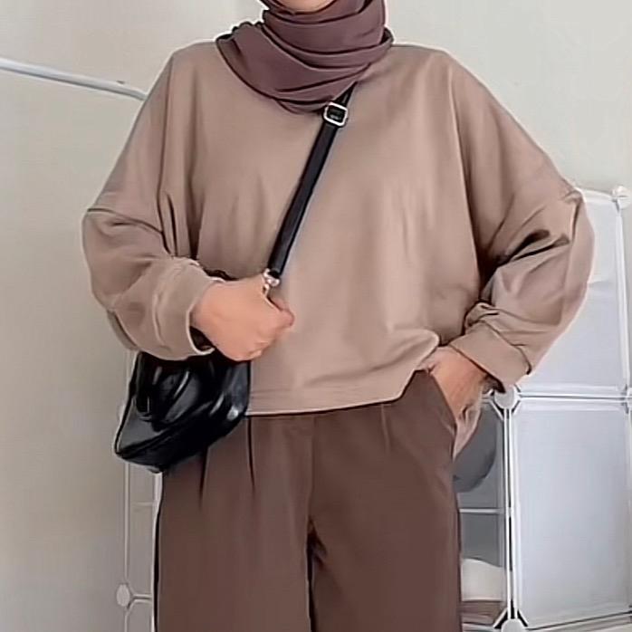 Lucy Sweater Oversize Kece Crewneck  Wanita  Fit Lembut