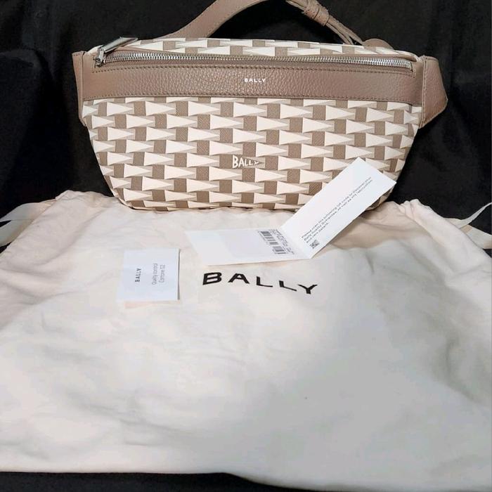 bally pennat belt bag Waistbag weistbag pria wanita