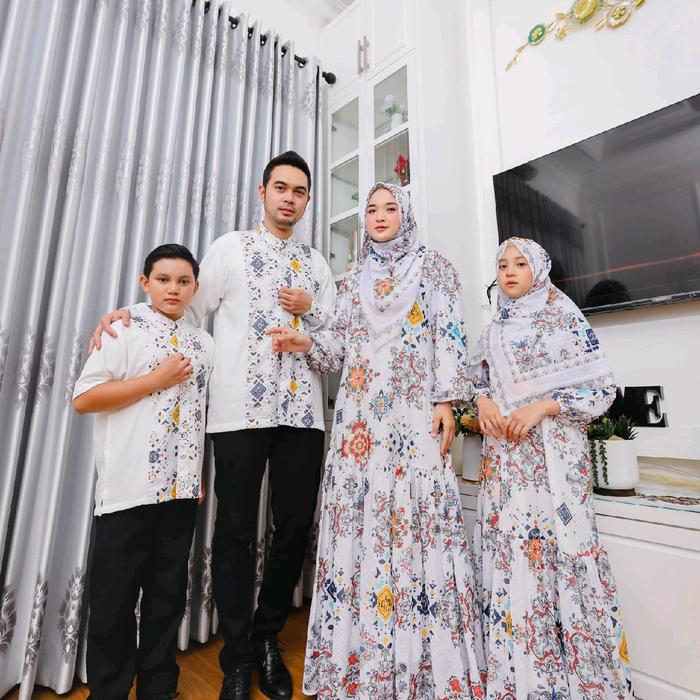 Raya series ied couple sarimbit Family by eldeena