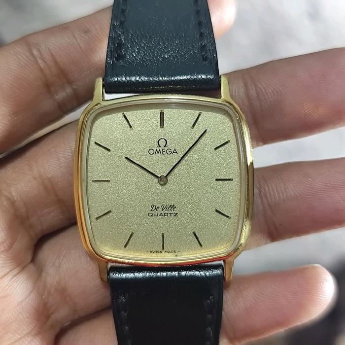 jam tangan omega de ville square