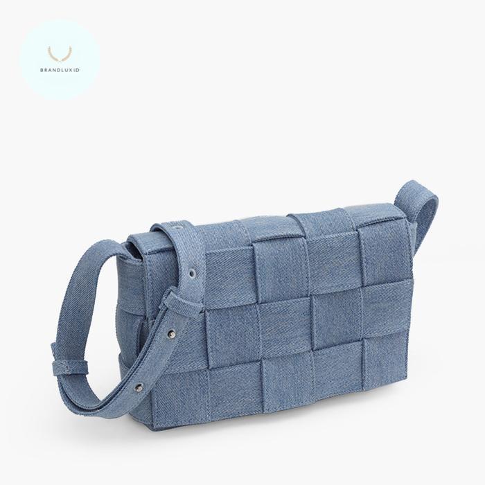 BOTTEGA VENETA MEDIUM INTRECCIO CASSETTE BAG IN INDIGO WASHED DENIM
