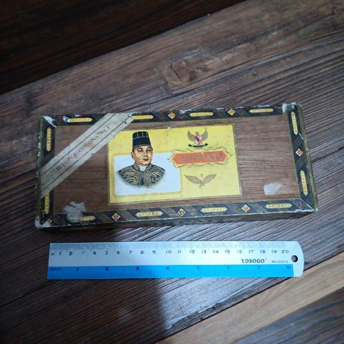Kotak Cerutu Adipati Antik buat interior/koleksi