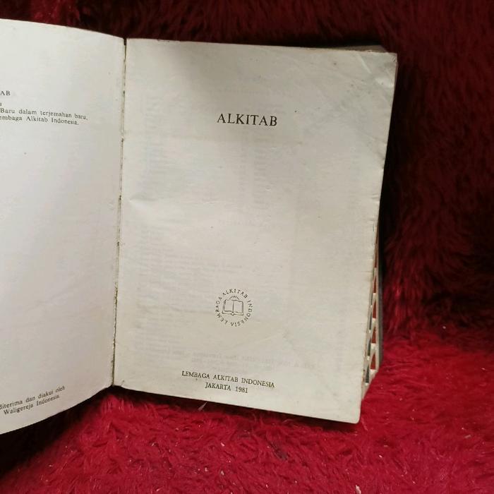 Buku Alkitab Antik Terbitan Tahun 1981 By Lembaga Alkitab Indonesia Tbk