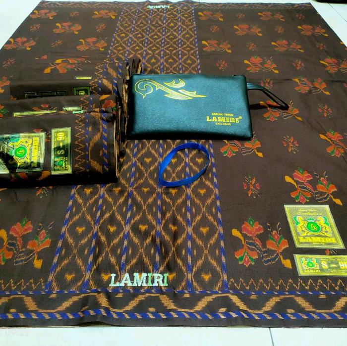 LAMIRI Kain Batik Tradisional dengan Desain Eksklusif dan Tas Kecil untuk Penyimpanan Praktis