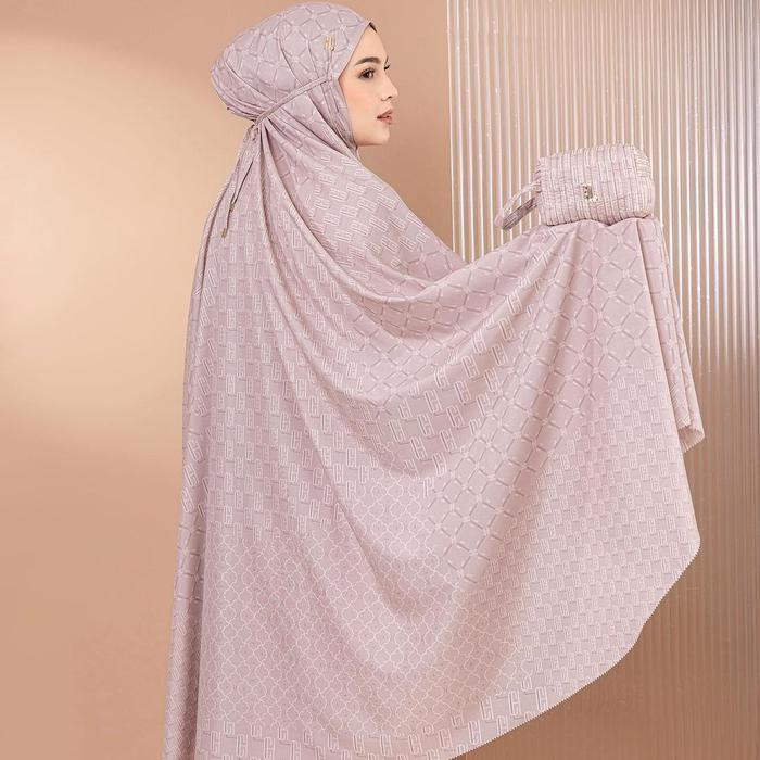 BOOM SALE Elodie Prayer Set By Heylocal