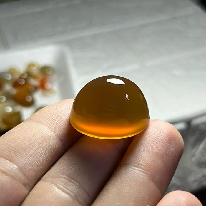 Batu cempaka solar giwang alas kuning lostone