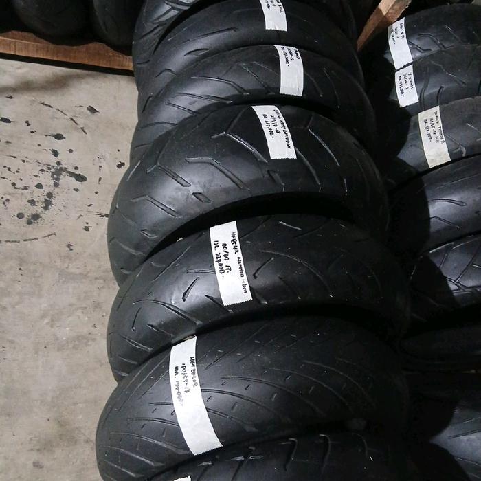 ban tubles tapak lebar bermacam merek.dan ukuran mulai 110,120,130,140,150,160,170,180,190,200ring 1