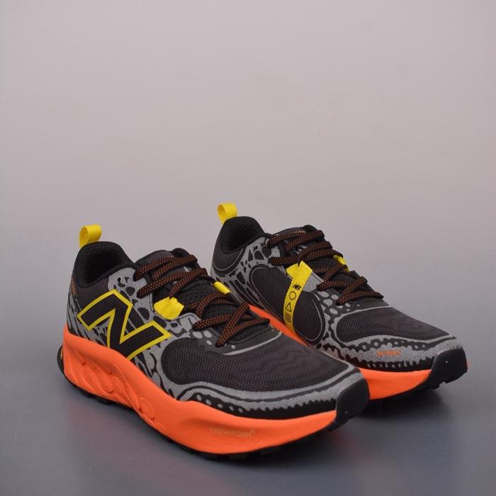 NB Fresh Foam x Hierro V8 Trail Running Orange