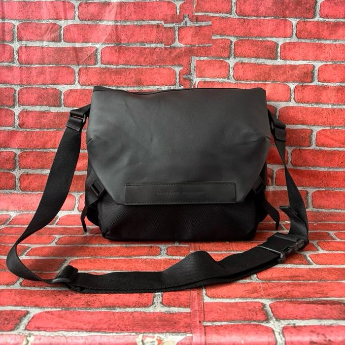 TAS SLING PRIA MATHEMATIK SECOND BRANDED KANVAS HITAM / TAS SELEMPANG PRIA MATHEMATIK SECOND BRANDED