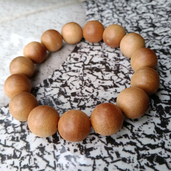 gelang Cendana Kupang NTT/ sandalwood wangi alami khas kayu Cendana ukuran 14mm isi 16 butir ,