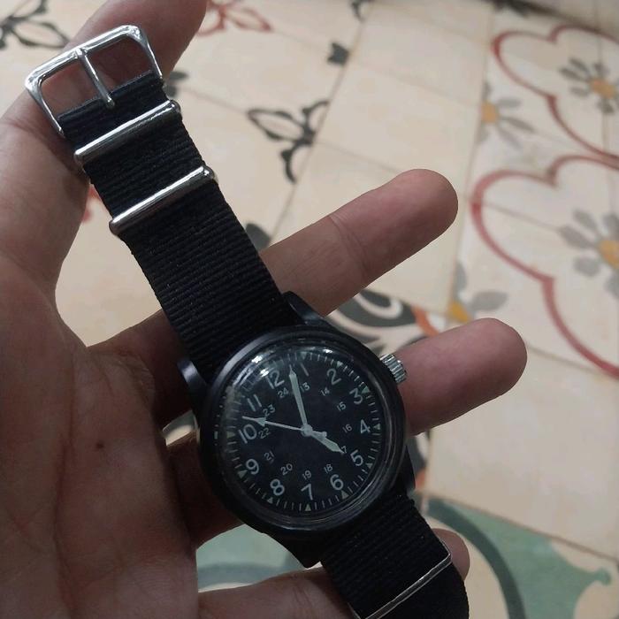 Jam Tangan Quartz DAISO Unisex