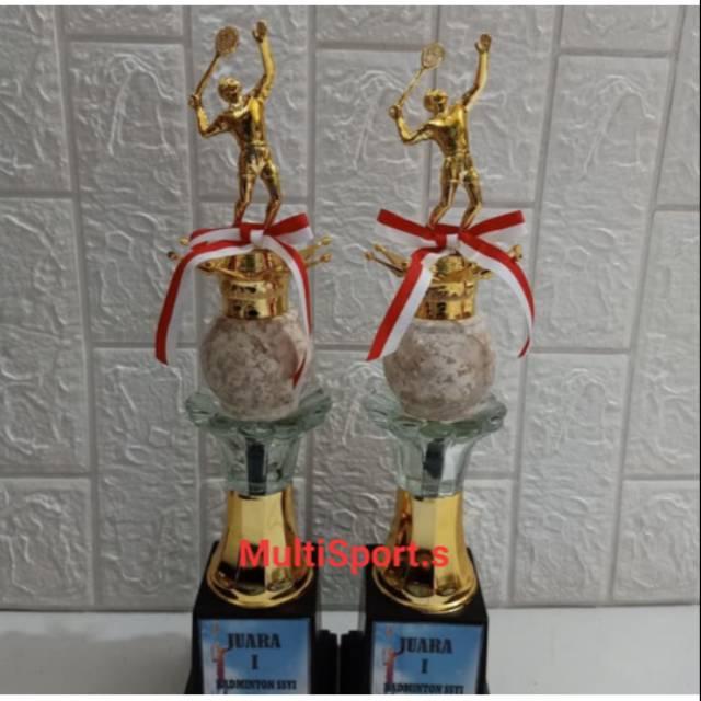 TROPHY PIALA MARMER BULU TANGKIS