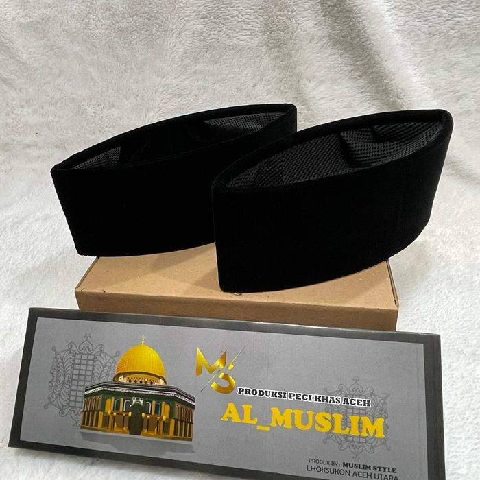 Peci Hitam Polos Khas Aceh - Bahan Bludru Tebal Berkualitas Tinggi - Lembut, Dewasa