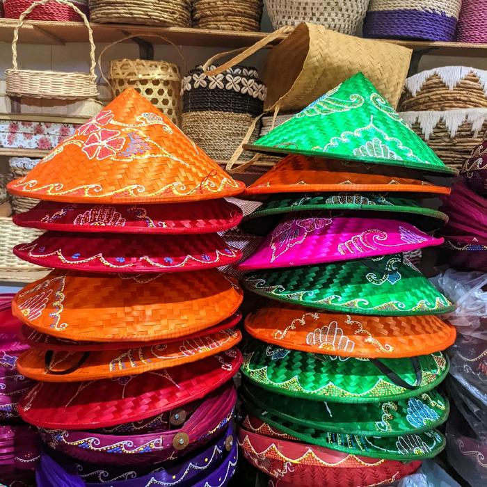 Caping sawah/ Topi pak tani bahan bambu warna batik estetik