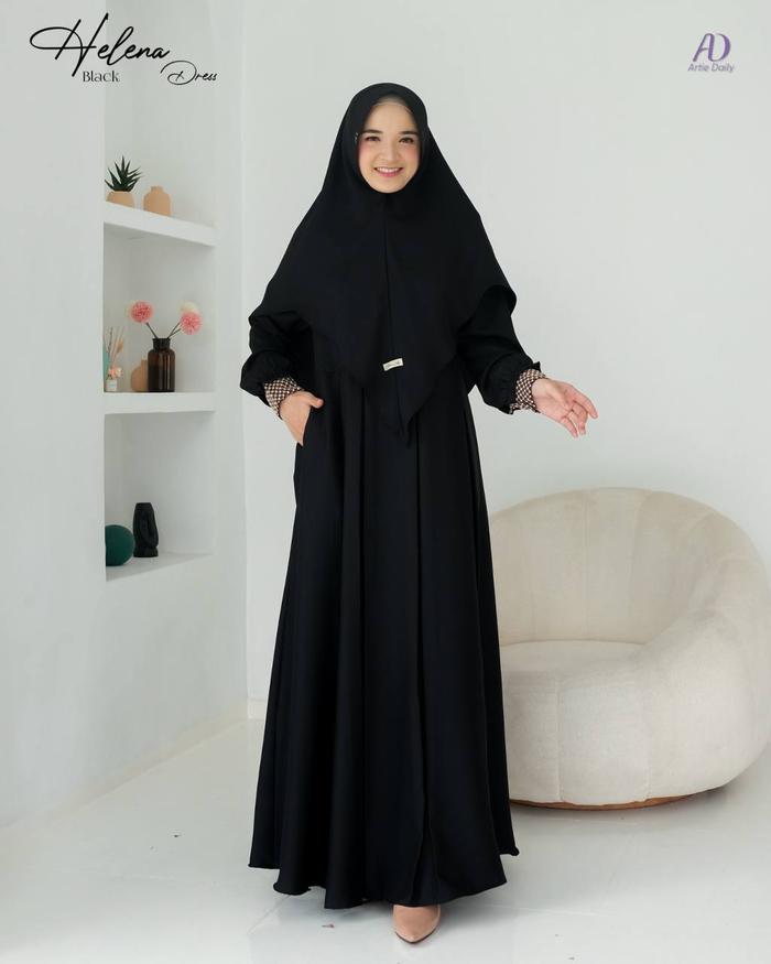 Helena Gamis Dewasa by Artie Daily - Black & White