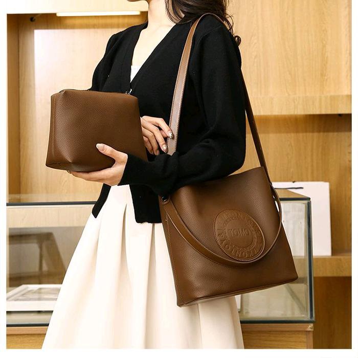 NANCY BAG (2 IN 1).                                      Size : 26 X 25 Bahan : PU Leather Berat :  