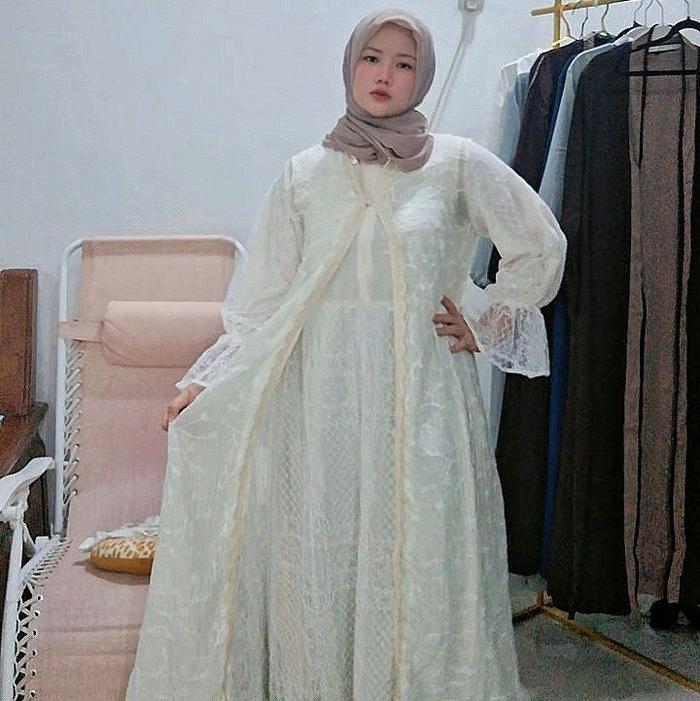 Gamis Putih Elegan dengan Outer Cantik dan Nyaman untuk Tampilan Mewah