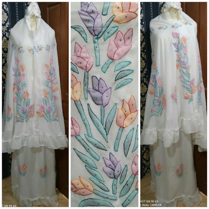 Ready Mukena Sulam Bayang/Mukena Khas Sulaman Bukittinggi/Khusus Warna Broken White Ready Ya Kak