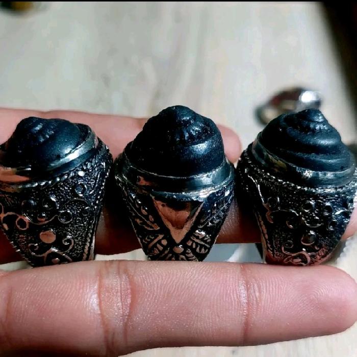 Cincin Batu Badar Besi dengan motif Keong Kul buntet nempel magnet super kuat