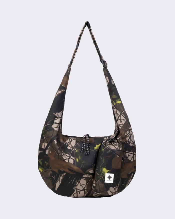 Fertig - Maison Tubular 1.0 Woodland Sling Bag - Tas Selempang Camouflage Realtree Pria Wanita Muat