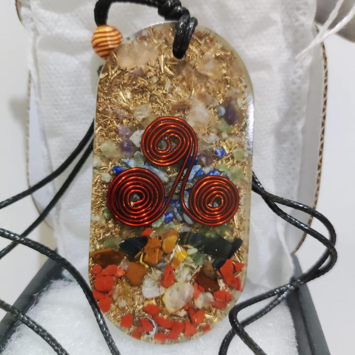 kalung orgonite triskelion choper