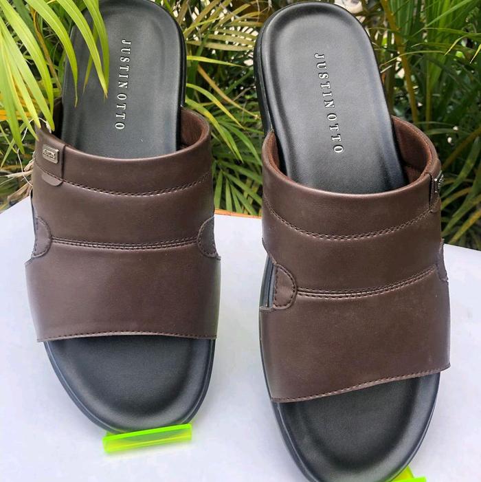 Justin Otto Sendal Kulit Pria Model Comfortable Brown dengan Desain Minimalis dan Nyaman untuk Haria