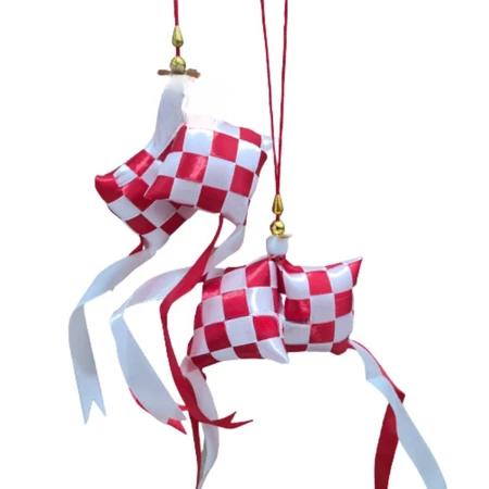 Dekorasi Gantungan Ketupat 17 Agustus