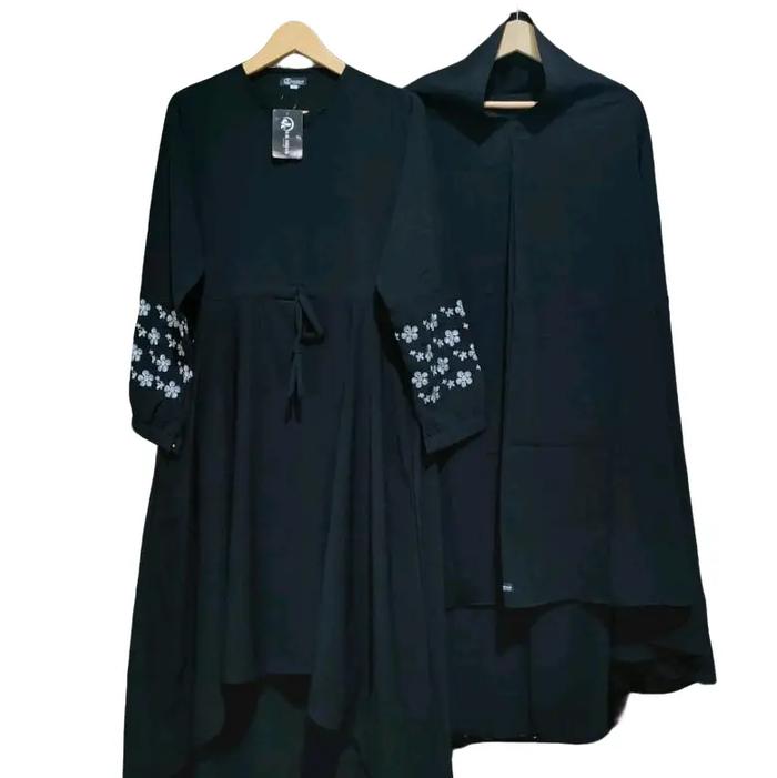 SET BLOSSOM JETBLACK MOREBA: Gamis, Khimar Nonpet dan Cadar Bandana
