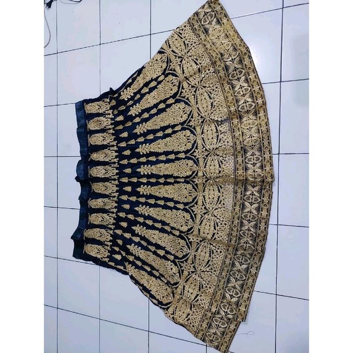 Rok india ( Masih bahan) sarung bugis