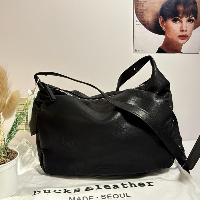 BUCKS AND LEARHER SLING BAG in BLACK| KOREAN BRAND | TAS BUCKS AND LEATHER