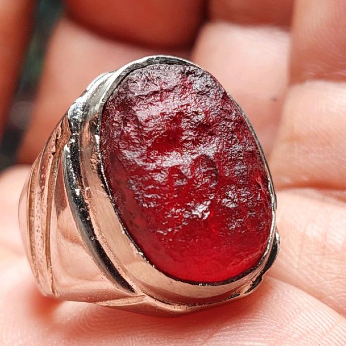 Cincin batu meteor merah / satam iron meteorit merah delima siam Ring Akik