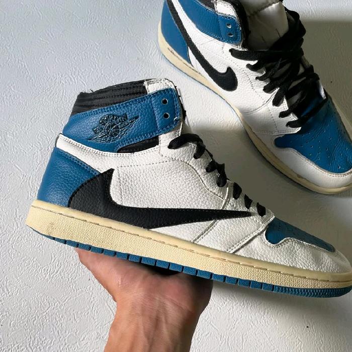 Jordan Sepatu High Biru Putih 42.5 Ready Stock Kualitas Terbaik untuk Pria dan Wanita