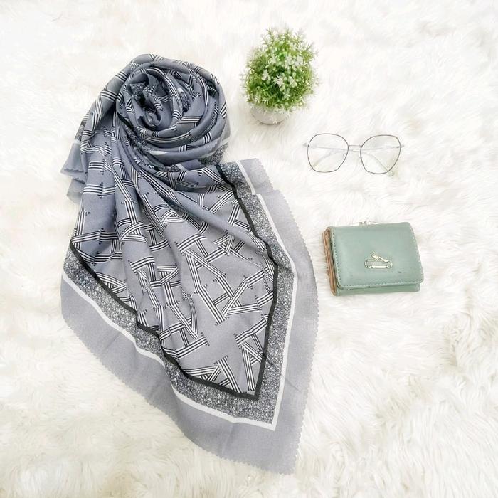 Elnida Hijab Fashionable Choice Segi Empat