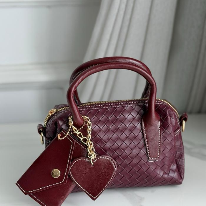 Tas Lucinta dengan Rantai dan Logo Hati - Fashion