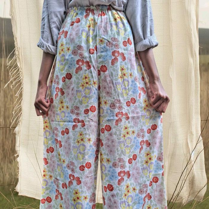 Celana Kulot Rayon Premium Motif Bunga Warna-warni untuk Tampilan Elegan dan Nyaman