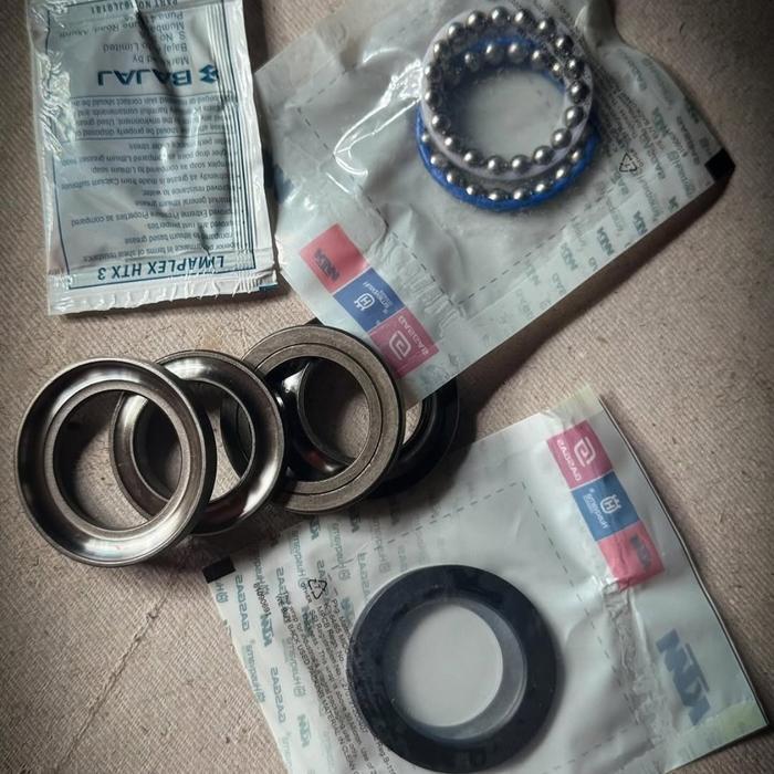 KOMSTIR KTM BEARING STEER KTM DUKE RC 200 250 390 .