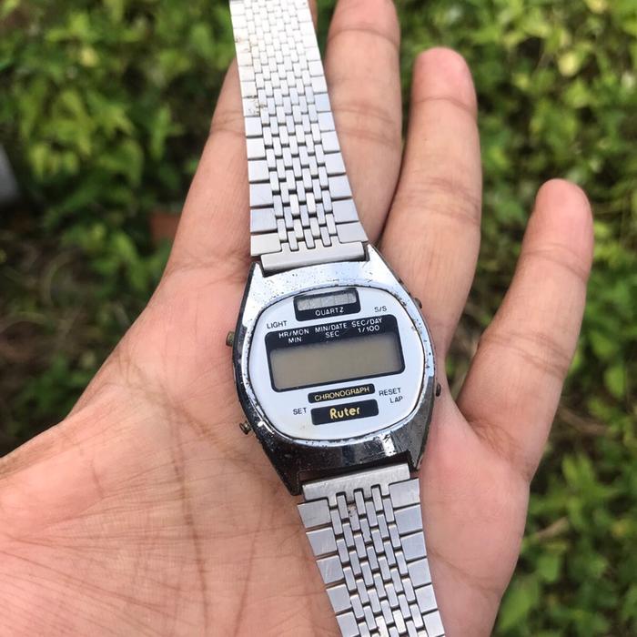 Jam tangan vintage ruter chronograph quartz LCD watch