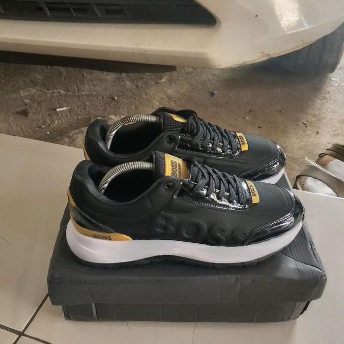 sepatu hugo boss size 41 BNIB barang baru bukan second