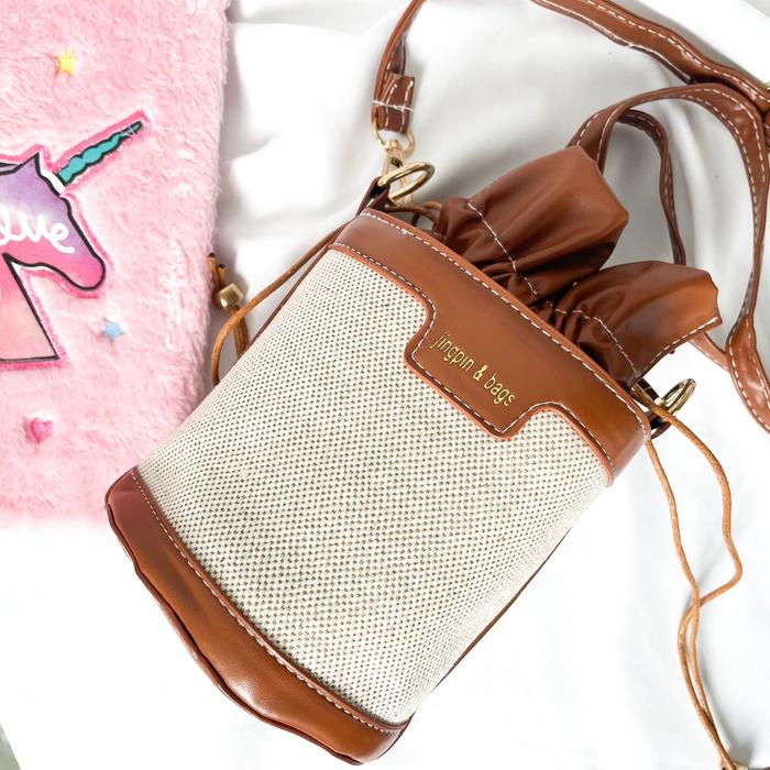 Tas Slingbag Serut Cokelat Kulit Model Tabung Tas Selempang Serut Fashion Wanita Korean Style Kekini