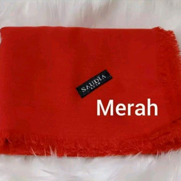 GRATIS ONGKIR! Saudia Rawis Warna Merah Bendera Kerudung Segi Empat Saudia Rawis Warna Merah Bendera