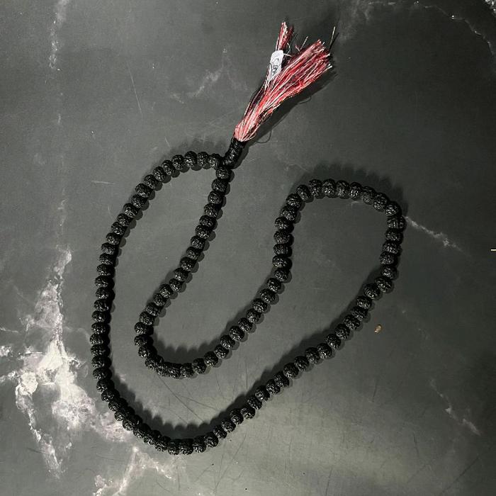 Genitri 108 rudraksa warna hitam