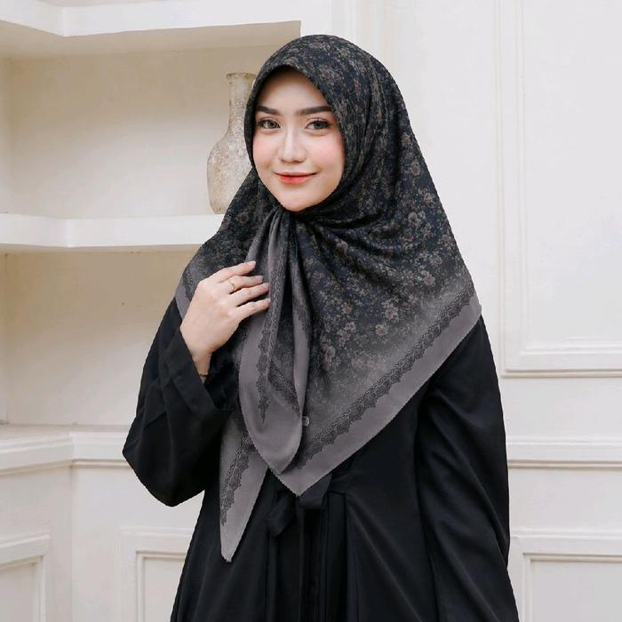 AURORA HIJAB/ HIJAB MOTIF / HIJAB SEGIEMPAT